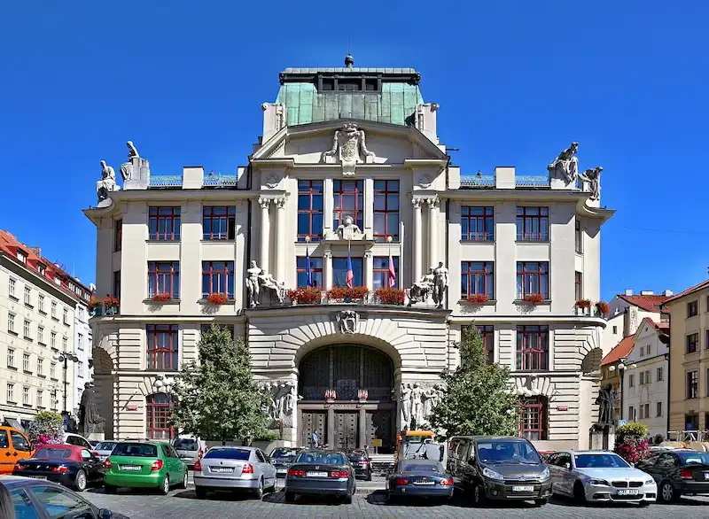 Magistrat hlavniho mesta Prahy pri modré obloze